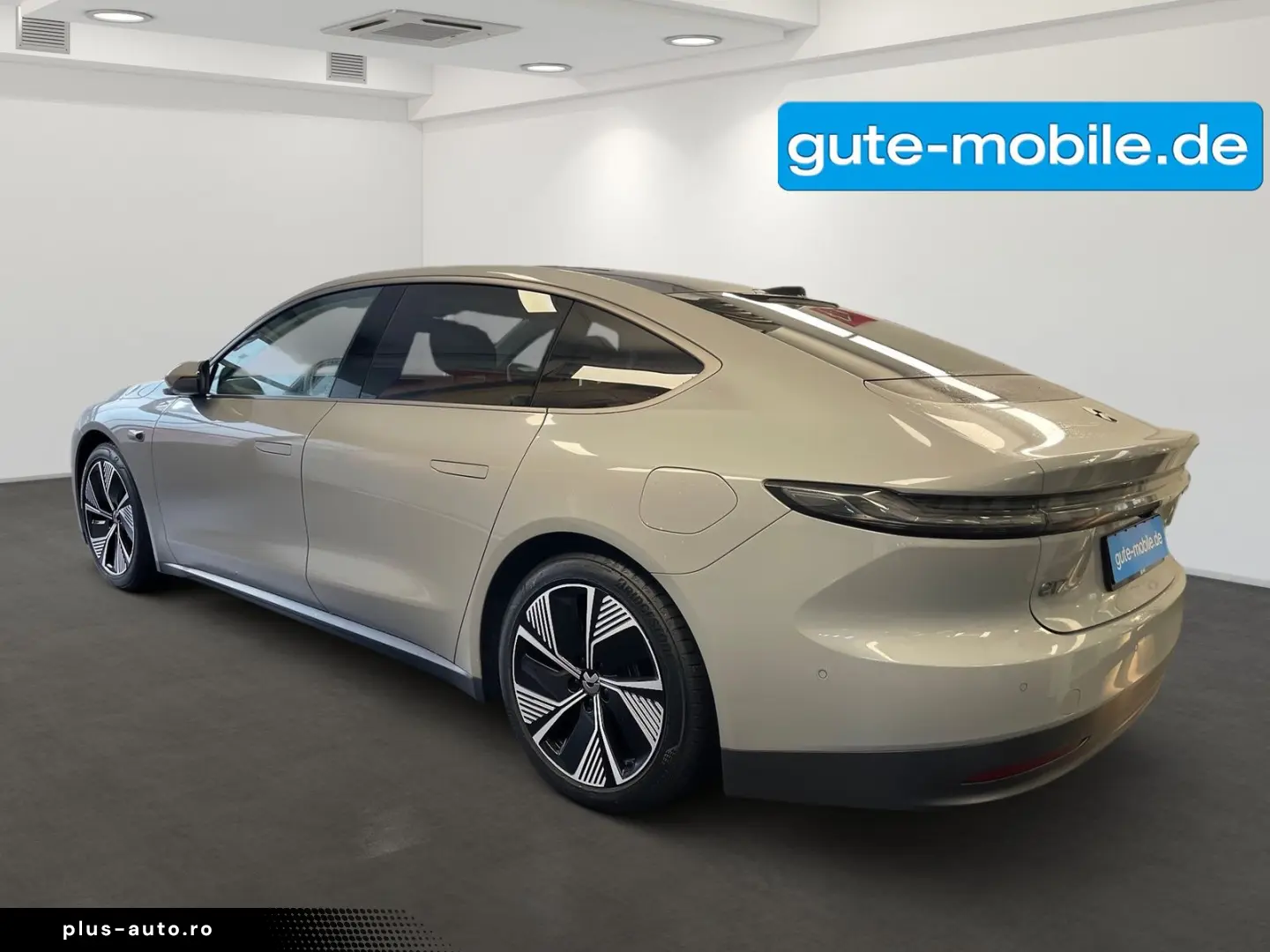 NIO ET7 100kwH  Massage   Pano Long Range  480KW