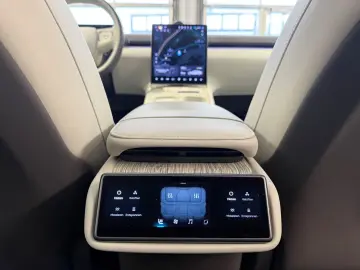 NIO ET7 100kwH  Massage   Pano Long Range  480KW