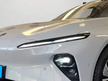 NIO ET7 100kwH  Massage   Pano Long Range  480KW