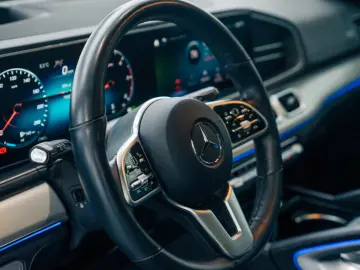 MERCEDES-BENZ GLE 400d   HUD   Standheizung   AMG-Paket