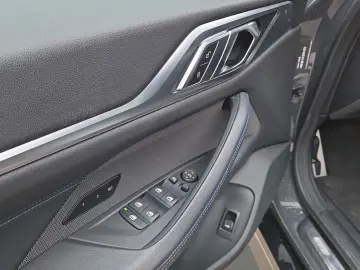 BMW M440i xDrive Lim. LASER NAVI HUD SPORTSITZ SHZ