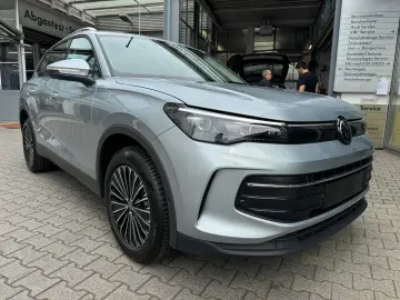 VW Tiguan Life 2.0 TDI DSG 4Motion -AHK DCC