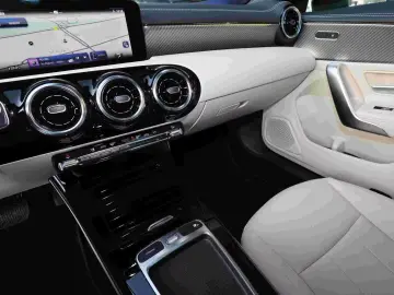 Mercedes-Benz CLA 180Coupé LEDER BEIGE DISTRONIC TOTWINKEL