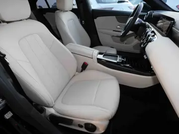 Mercedes-Benz CLA 180Coupé LEDER BEIGE DISTRONIC TOTWINKEL