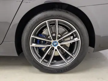 BMW 530e xDrive M Sport Laser AHK ACC HuD H K DA PA