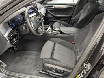 BMW 530e xDrive M Sport Laser AHK ACC HuD H K DA PA