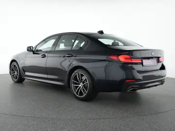 BMW 530e xDrive M-Sport HeadUp Kamera LED Kessy SHZ
