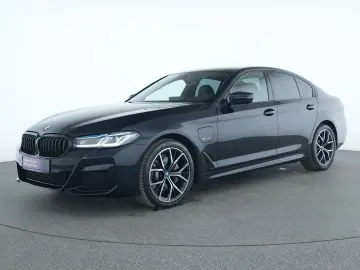 BMW 530e M Sport HeadUp Kamera LED Kessy SHZ Navi PD