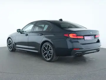 BMW 530e M Sport HeadUp Kamera LED Kessy SHZ Navi PD