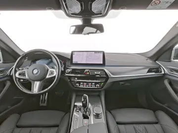 BMW 530e M Sport HeadUp Kamera LED Kessy SHZ Navi PD