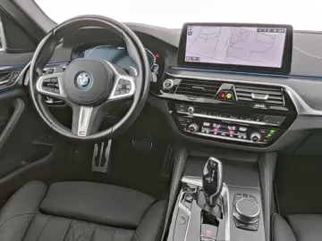 BMW 530e M Sport HeadUp Kamera LED Kessy SHZ Navi PD