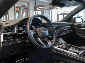 AUDI SQ8 4.0 TFSI quattro COMPETITION