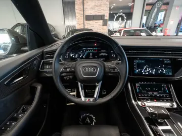 AUDI SQ8 4.0 TFSI quattro COMPETITION