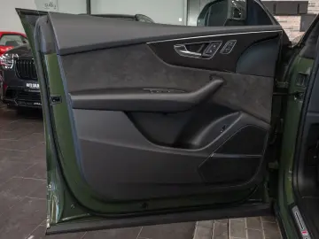 AUDI SQ8 4.0 TFSI quattro COMPETITION
