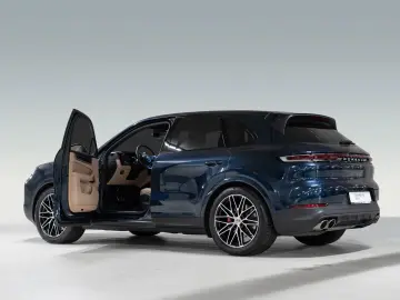 PORSCHE Cayenne InnoDrive Standheizung PASM AHK Panorama