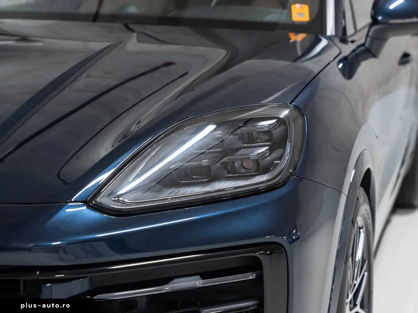 PORSCHE Cayenne InnoDrive Standheizung PASM AHK Panorama