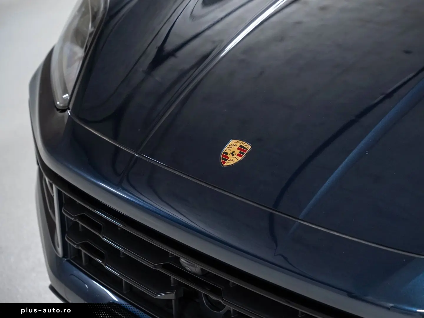 PORSCHE Cayenne InnoDrive Standheizung PASM AHK Panorama