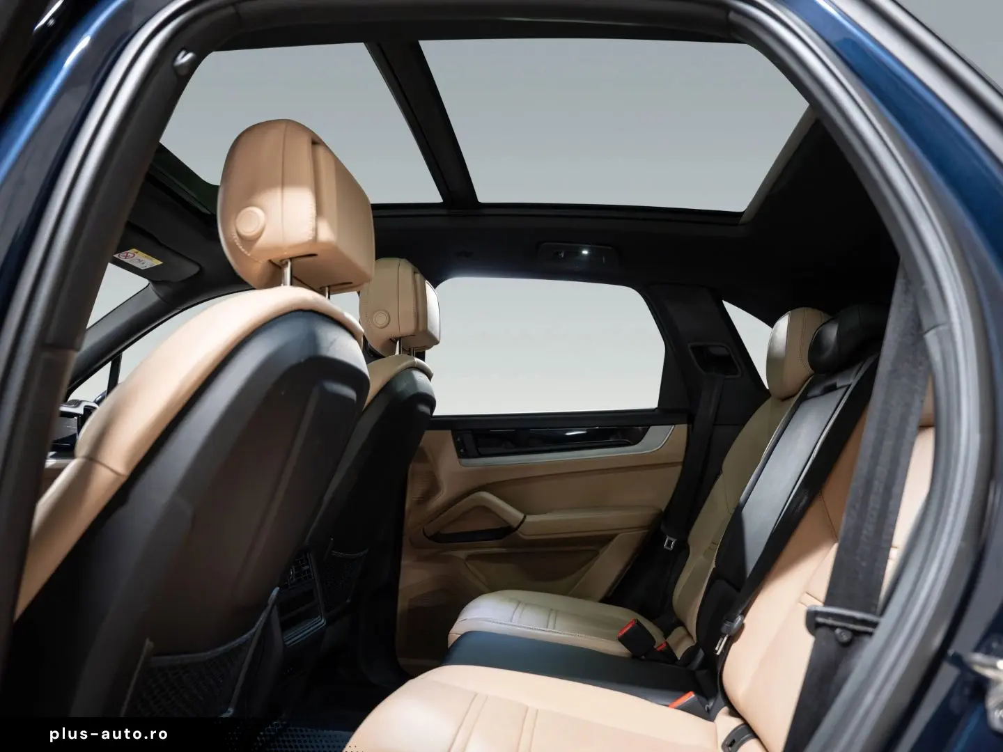 PORSCHE Cayenne InnoDrive Standheizung PASM AHK Panorama