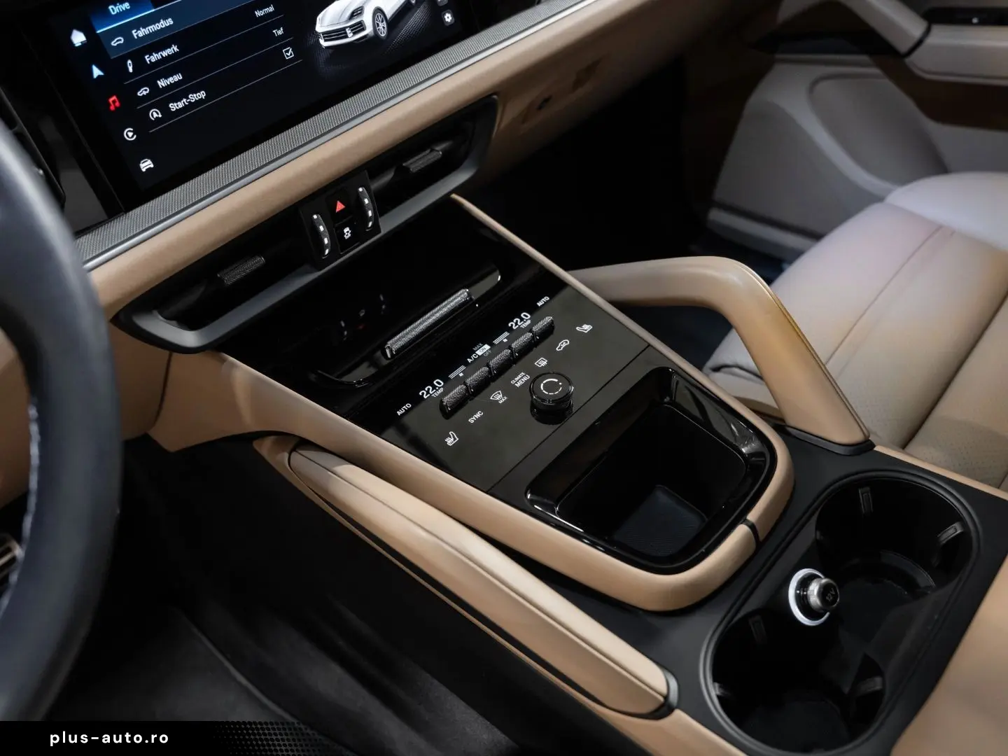 PORSCHE Cayenne InnoDrive Standheizung PASM AHK Panorama