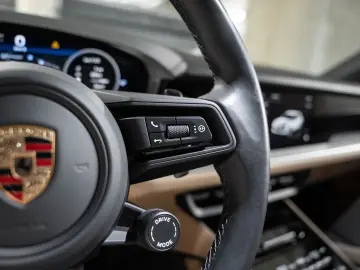 PORSCHE Cayenne InnoDrive Standheizung PASM AHK Panorama