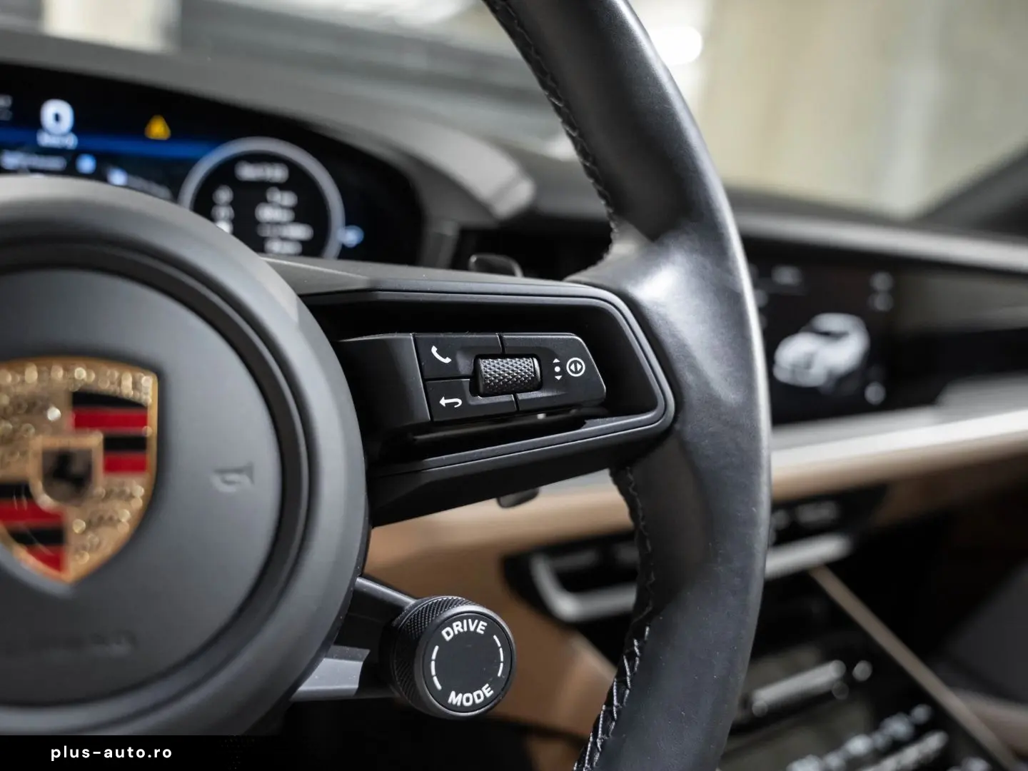 PORSCHE Cayenne InnoDrive Standheizung PASM AHK Panorama