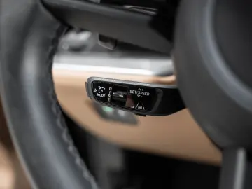 PORSCHE Cayenne InnoDrive Standheizung PASM AHK Panorama