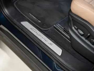 PORSCHE Cayenne InnoDrive Standheizung PASM AHK Panorama