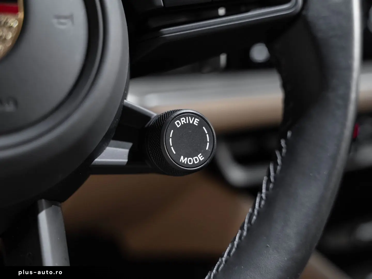 PORSCHE Cayenne InnoDrive Standheizung PASM AHK Panorama