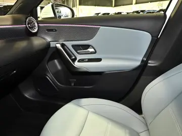 Mercedes-Benz A 250e Progressive Advanced  AC 11 kW DC 22