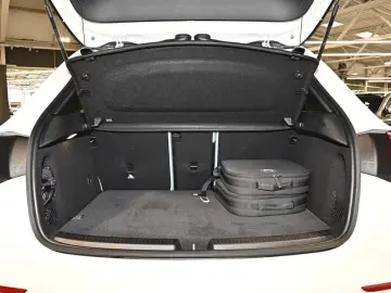 Mercedes-Benz A 250e Progressive Advanced  AC 11 kW DC 22