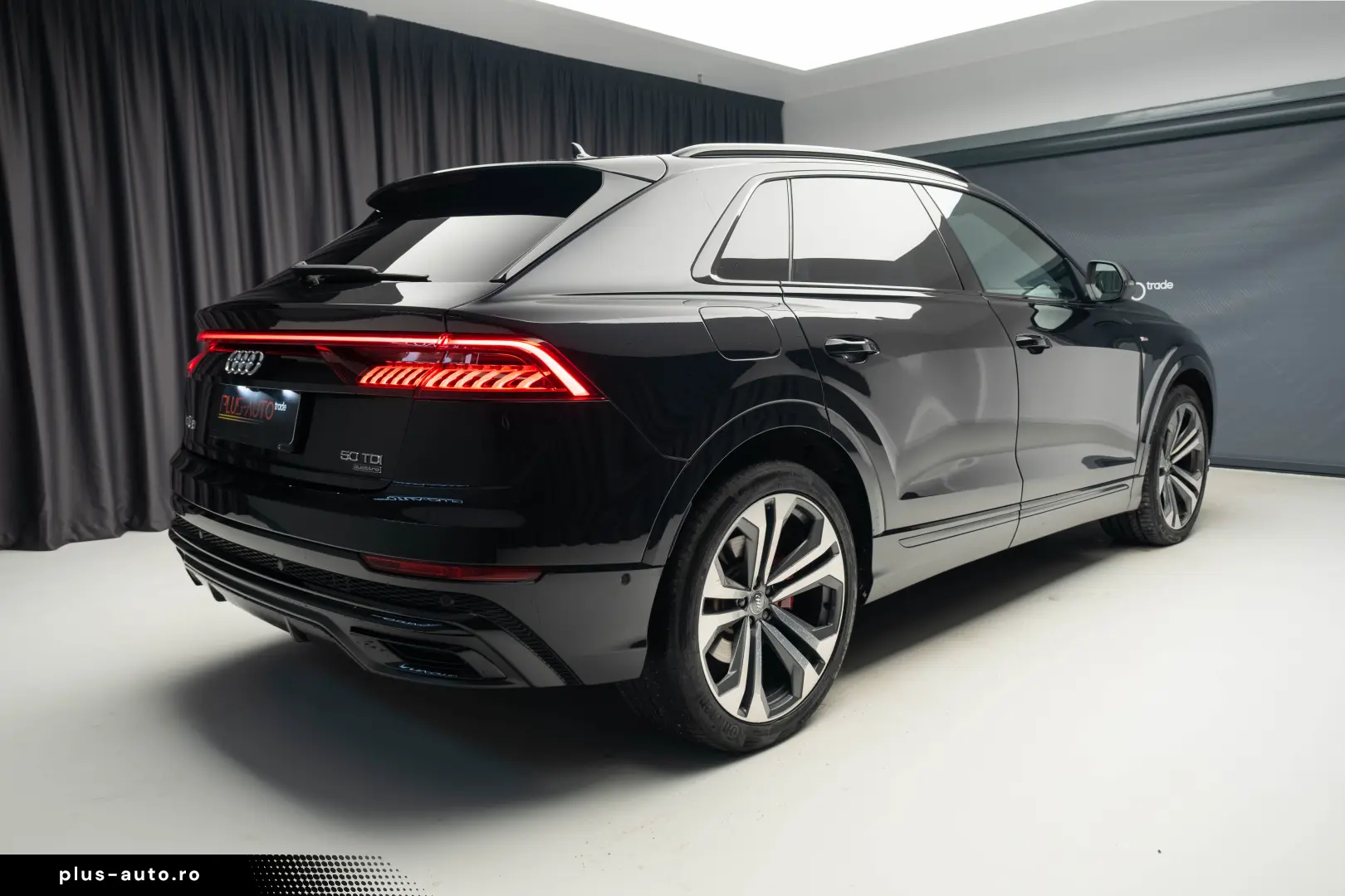 Audi Q8 S line