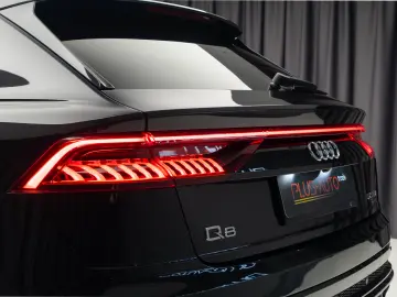 Audi Q8 S line