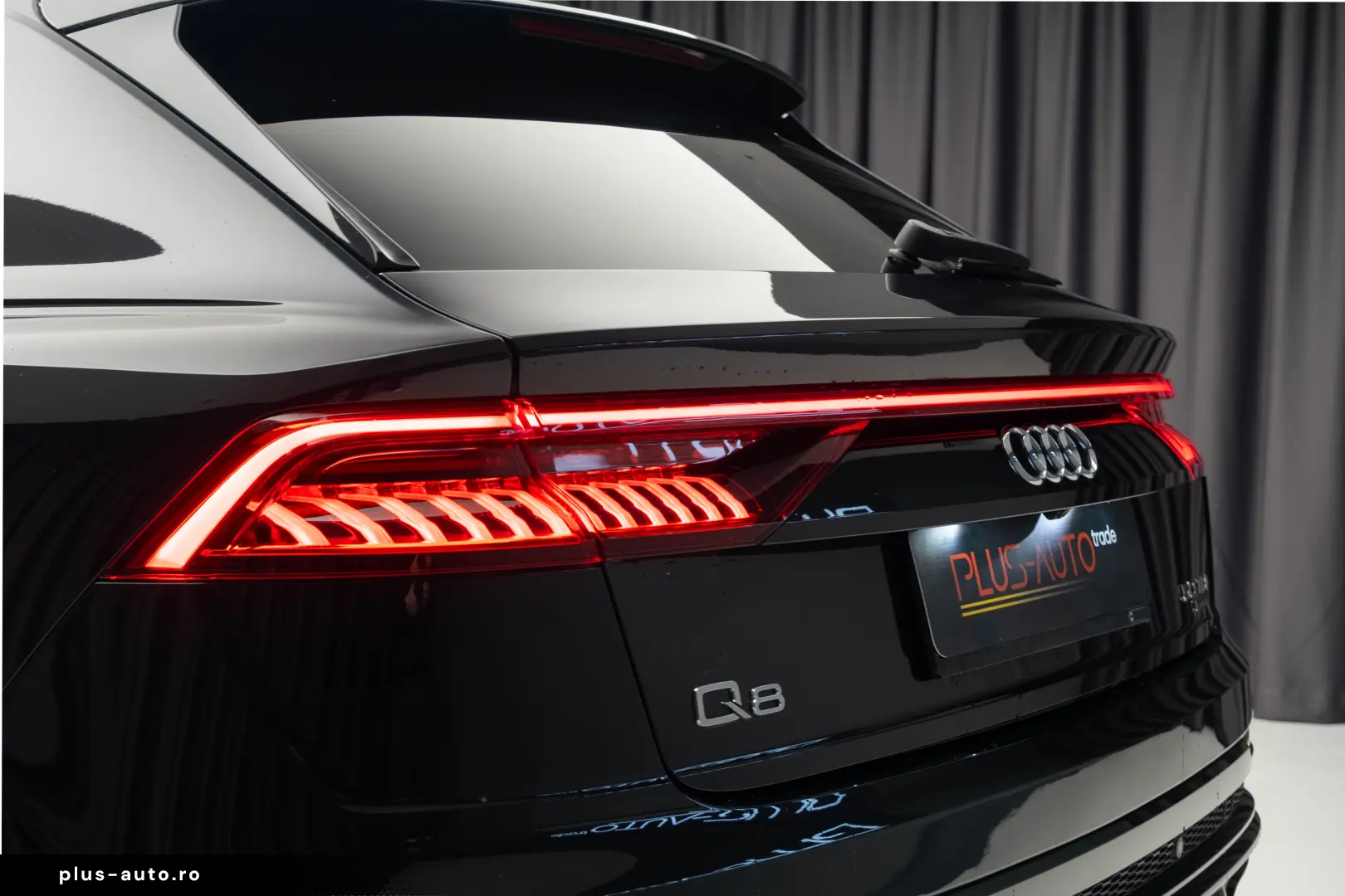 Audi Q8 S line