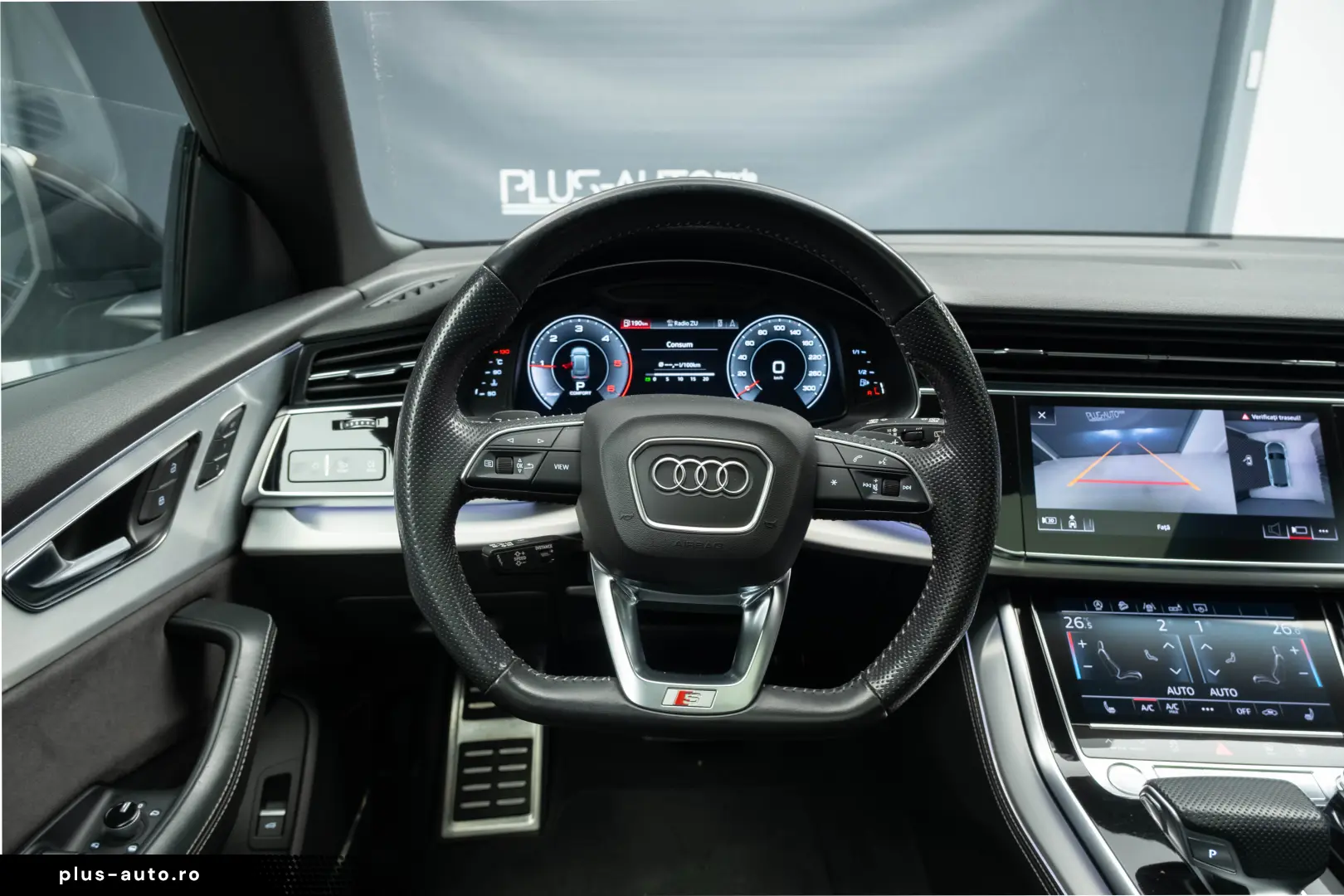 Audi Q8 S line