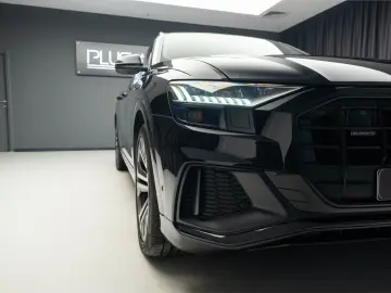 Audi Q8 S line