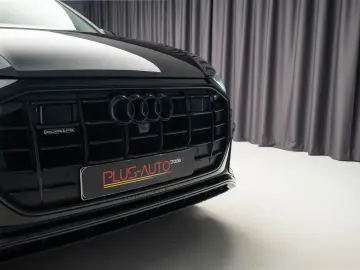 Audi Q8 S line