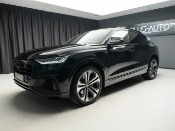 Audi Q8 S line