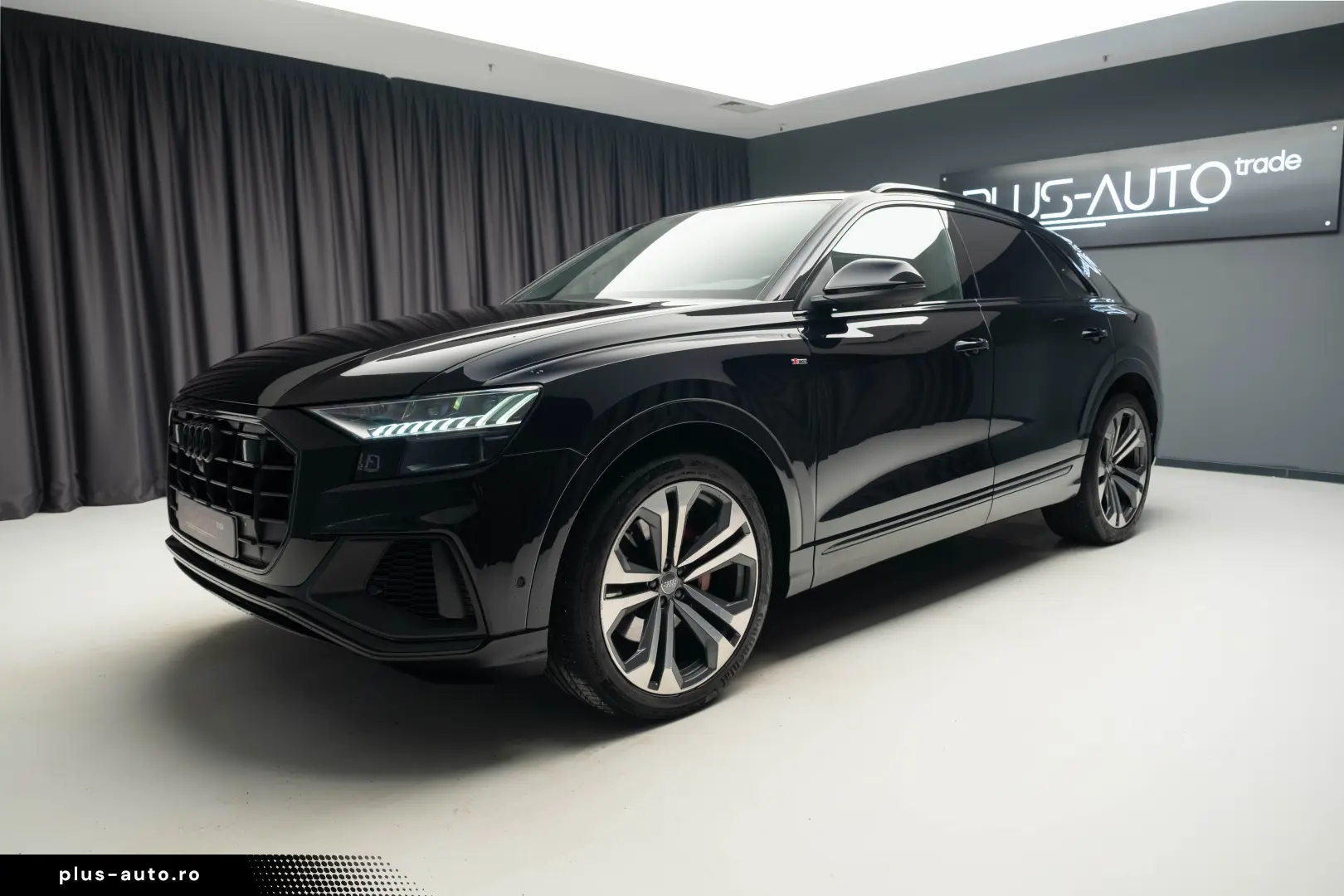 Audi Q8 S line