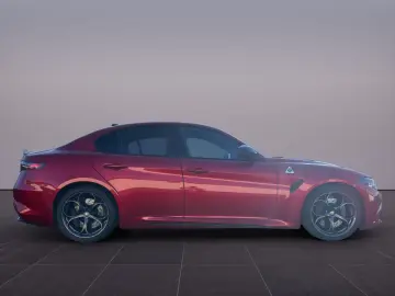 ALFA ROMEO Giulia Quadrifoglio 2.9 V6 Bi-Turbo ACC Technolo