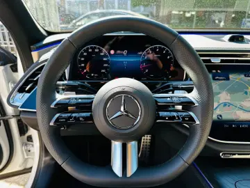 Mercedes-Benz E 200AMG Line Premium Plus Hyperscreen