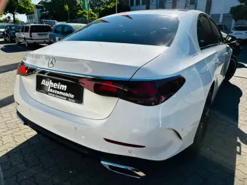 Mercedes-Benz E 200AMG Line Premium Plus Hyperscreen