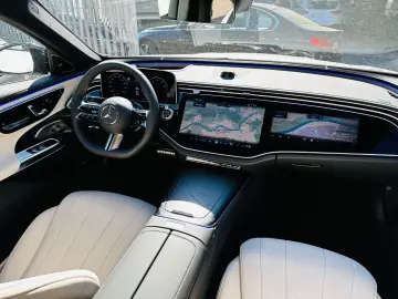 Mercedes-Benz E 200AMG Line Premium Plus Hyperscreen