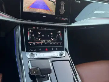AUDI Q8 50 TDI S-LINE QUATT 21  B&O KAM NAVI