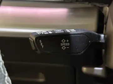 AUDI Q8 45 TDI Quattro S-Line HUD Matrix-LED R.Cam