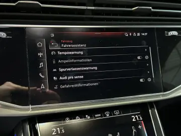 AUDI Q8 45 TDI Quattro S-Line HUD Matrix-LED R.Cam