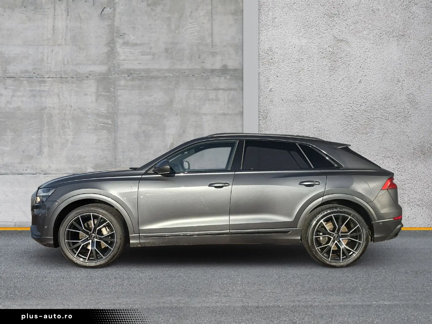 AUDI Q8 45 TDI qu S line MATRIX AIR STANDHZG AHK 21