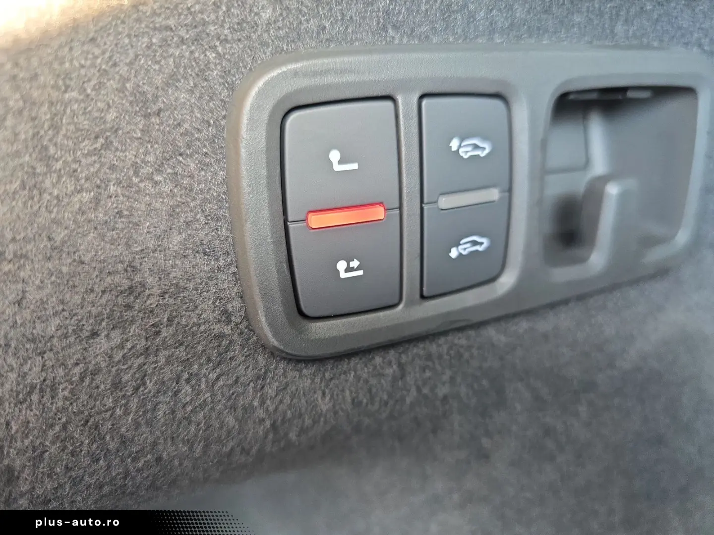 AUDI Q8 45 TDI qu S line MATRIX AIR STANDHZG AHK 21