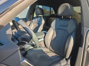 AUDI Q8 45 TDI qu S line MATRIX AIR STANDHZG AHK 21