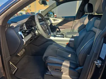 AUDI Q8 45 TDI qu S line MATRIX AIR STANDHZG AHK 21