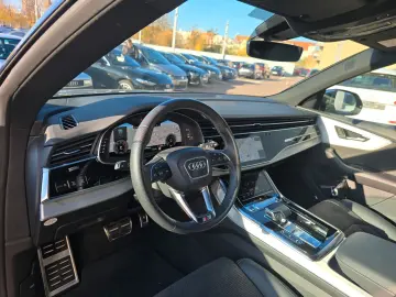 AUDI Q8 45 TDI qu S line MATRIX AIR STANDHZG AHK 21